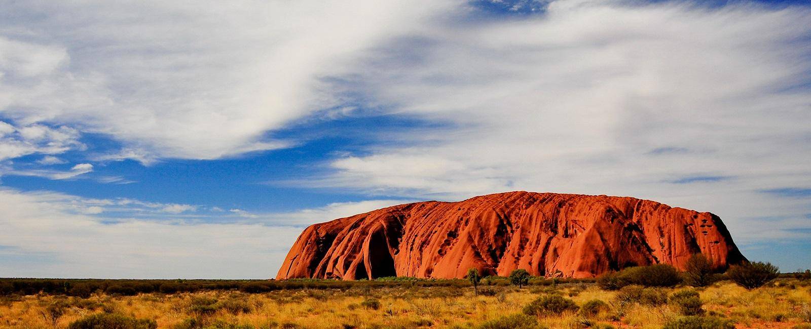 10-ways-to-see-uluru-brisbane-airport